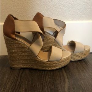 Candie’s Size 10 Women’s Nude/Tan Wedges